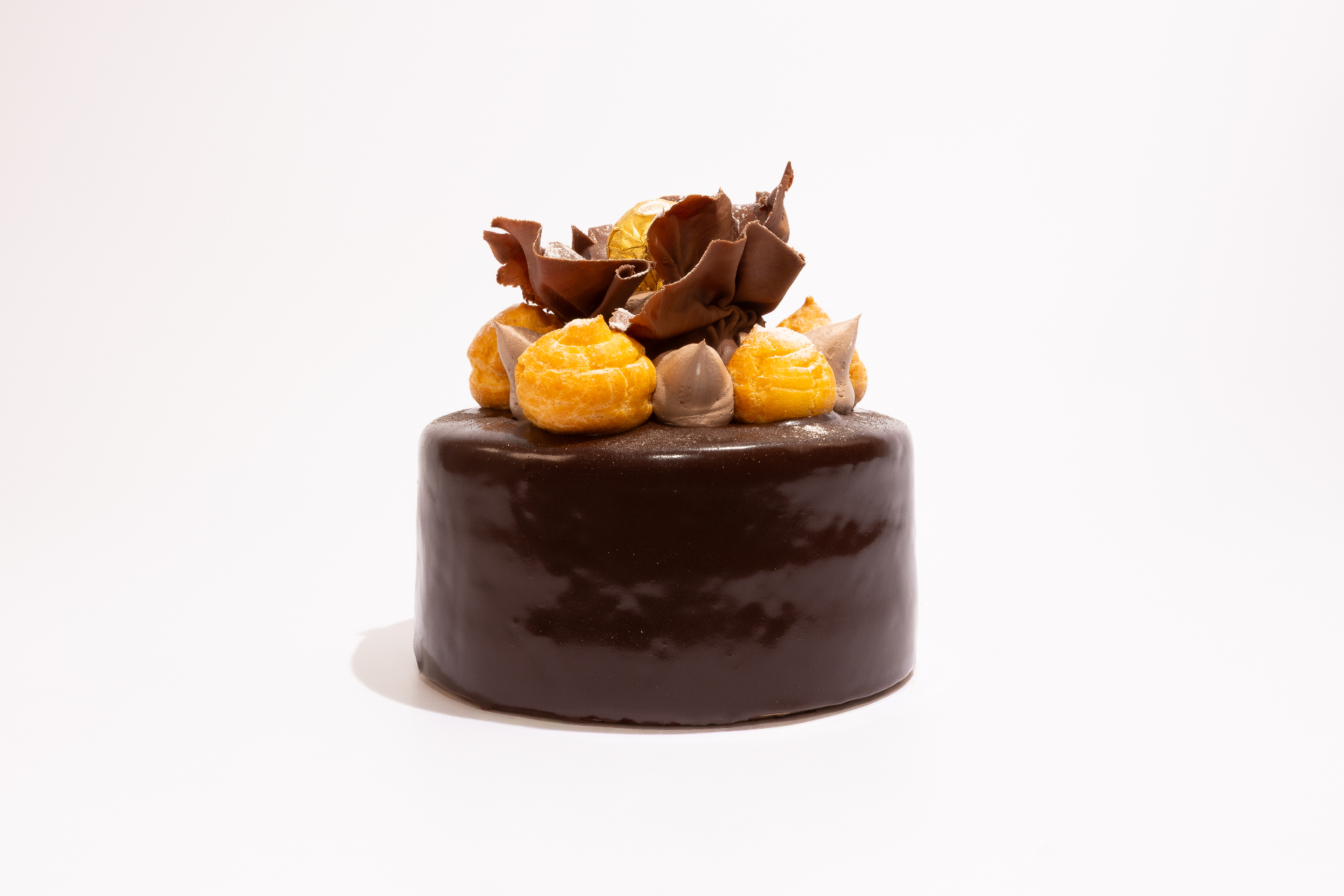 Honey drizzling over pistachio baklava